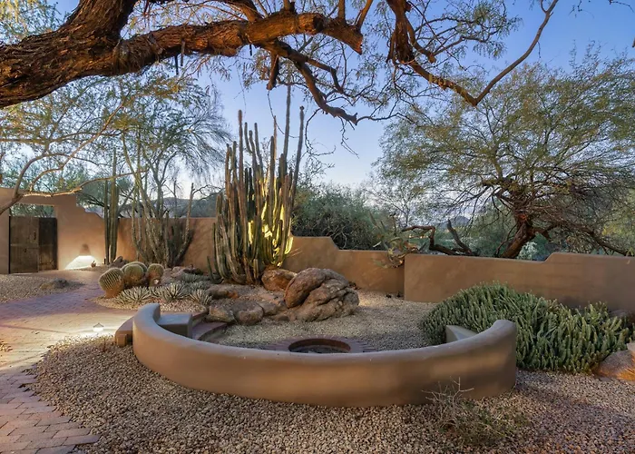 Boulders Serenity Southwest Charm Views Hot Tub Holiday home Cave Creek