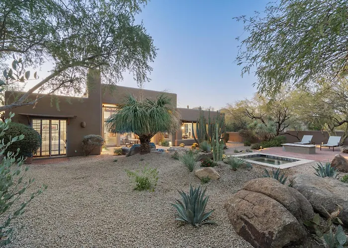 Boulders Serenity Southwest Charm Views Hot Tub Holiday home