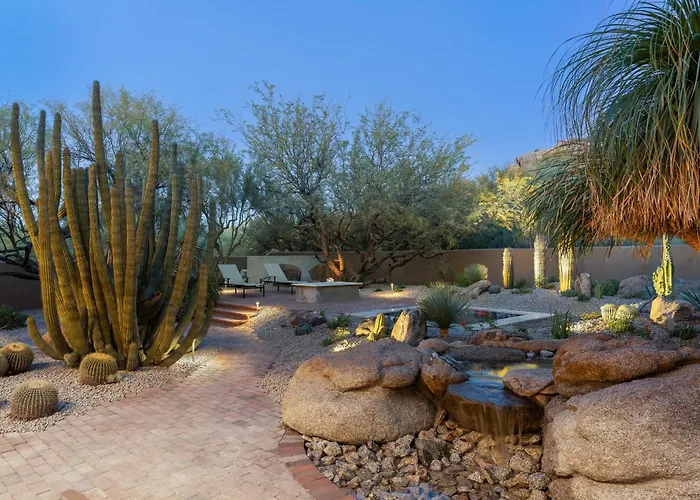 Boulders Serenity Southwest Charm Views Hot Tub Holiday home *